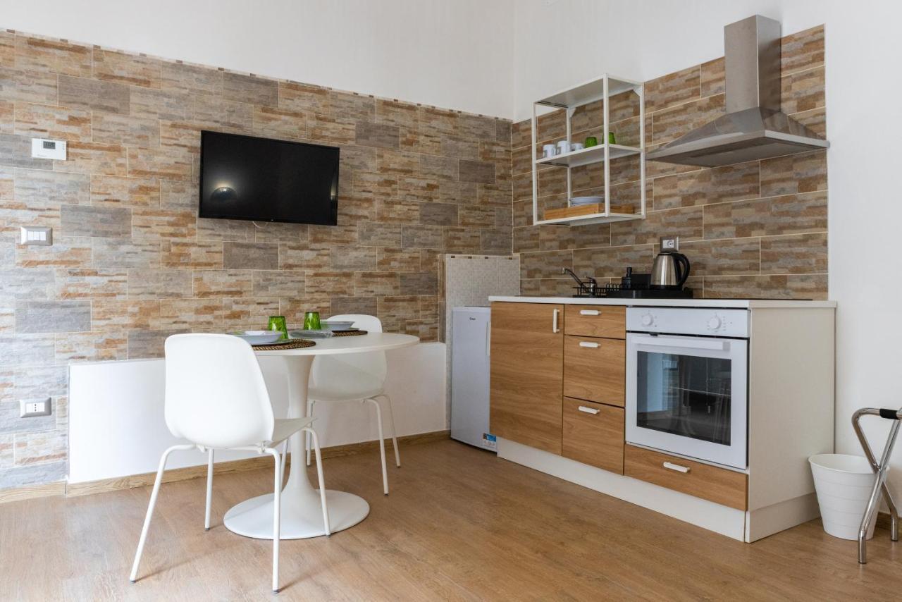 Lovely Rooms - Guest House Suites Triggiano Eksteriør billede