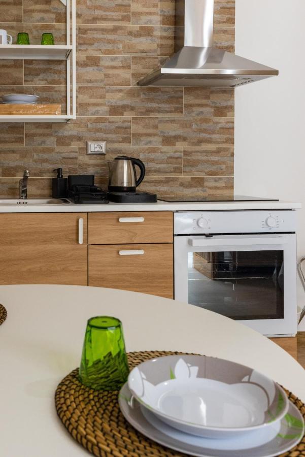 Lovely Rooms - Guest House Suites Triggiano Eksteriør billede